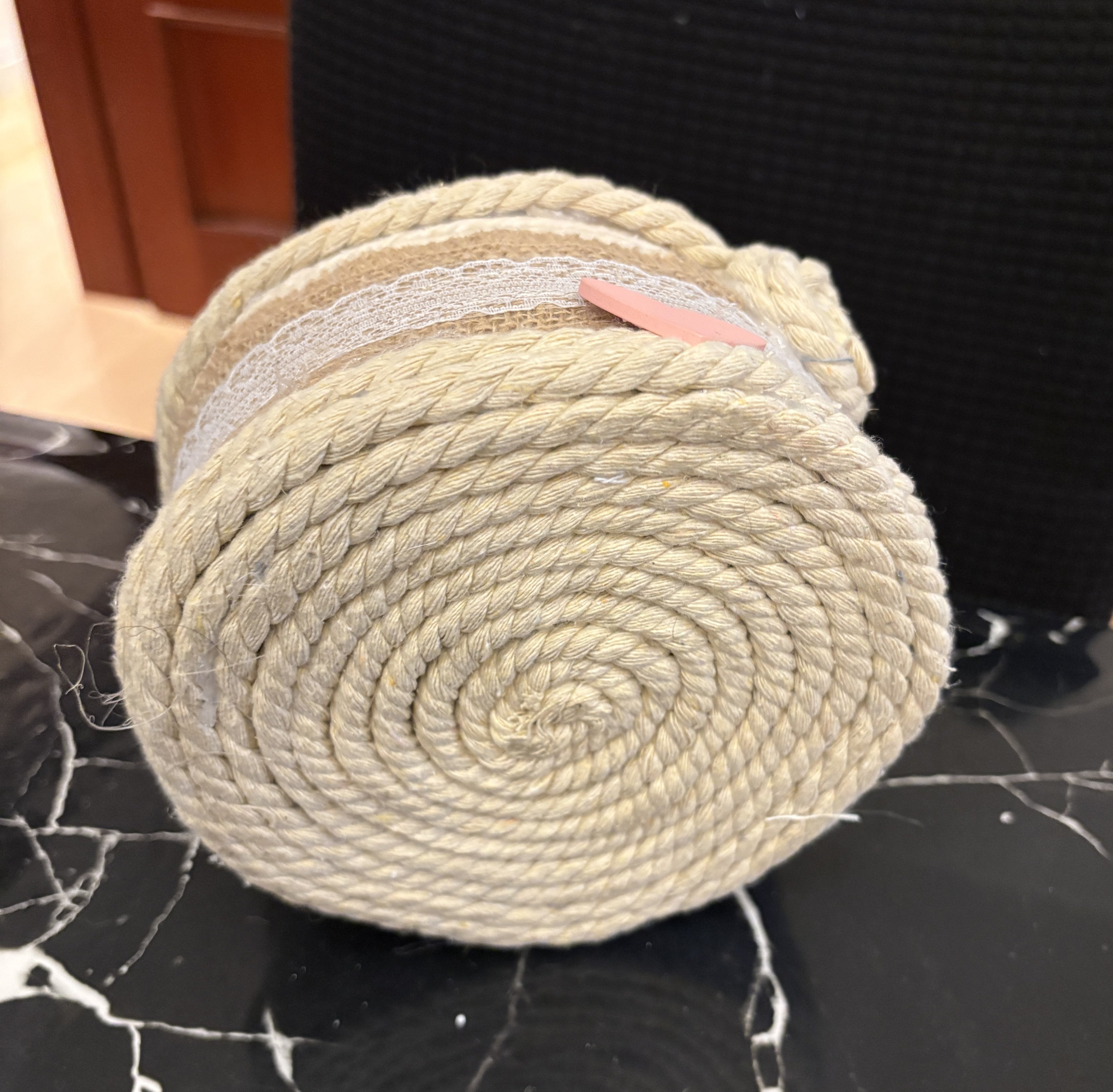 CESTITO ROMANTICO PERFECTO PARA TUS PINTURAS O PARA PEQUEÑOS OBJETOS