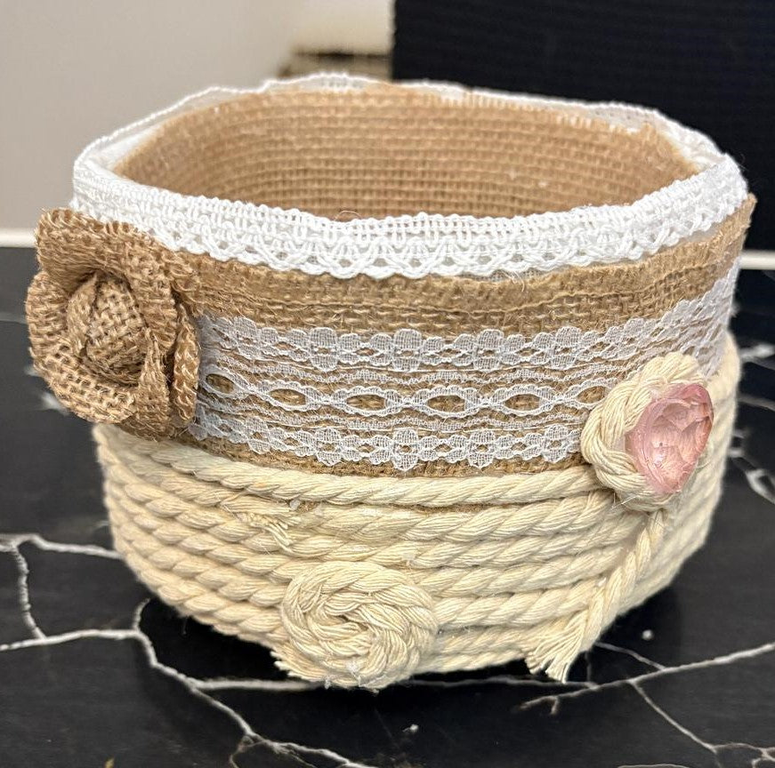 CESTITO ROMANTICO PERFECTO PARA TUS PINTURAS O PARA PEQUEÑOS OBJETOS