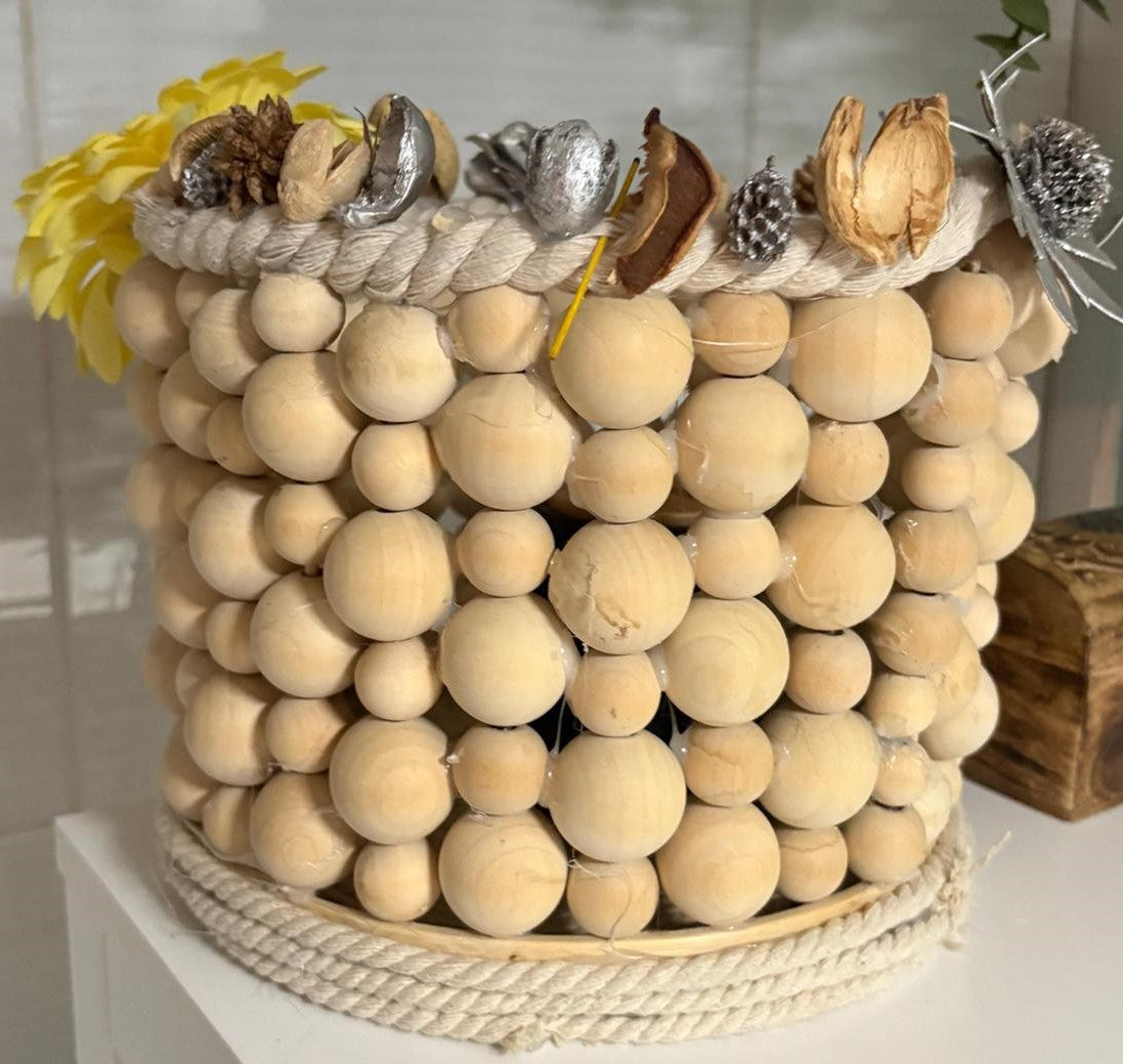 BASE PARA ADORNO FLORAL EN BOLAS DE MADERA DECORADAS Y BASE MADERA Y CUERDA ALGODON